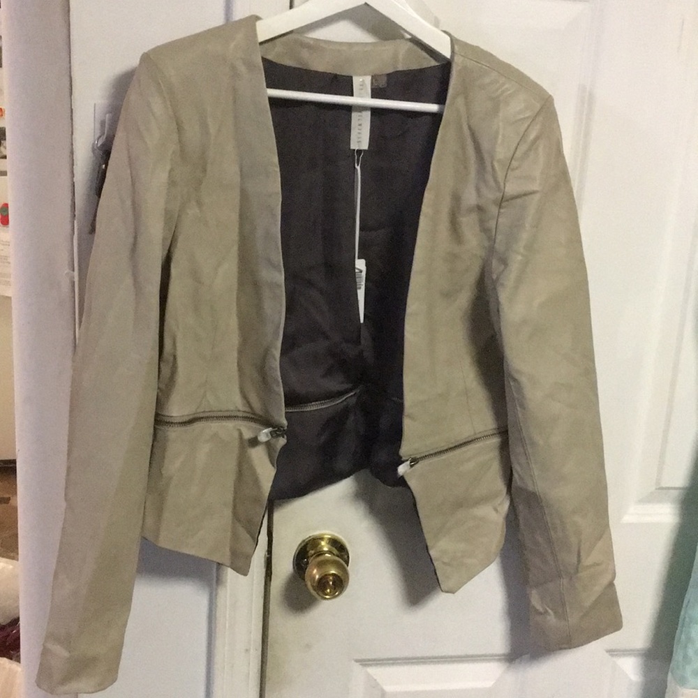 Beige leather jacket, size large, new!